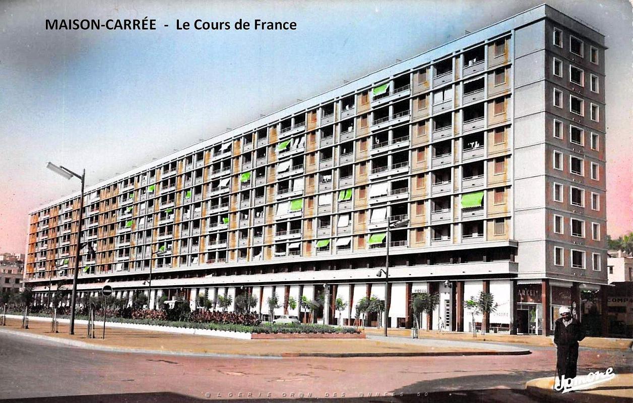 Maison-Carree - Cours de France.jpg